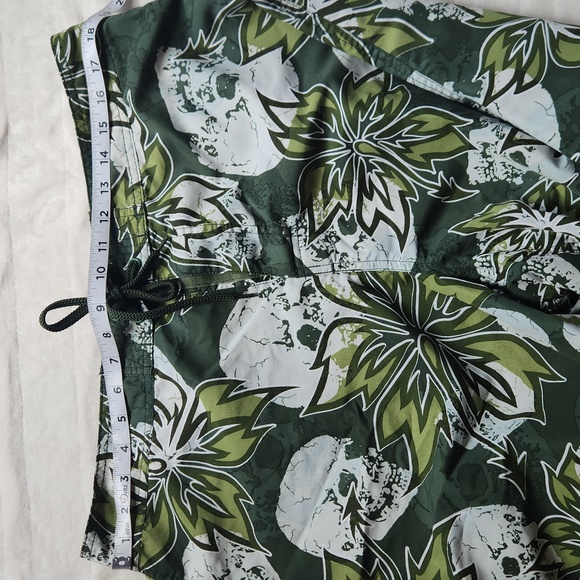 Men's Phys.Sci, Summer, Beach, Pool Resortwear Green Skull Head Men's Swim - Picture 4 of 9